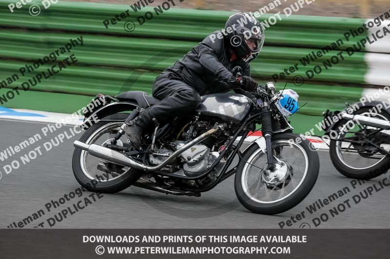 Vintage motorcycle club;eventdigitalimages;mallory park;mallory park trackday photographs;no limits trackdays;peter wileman photography;trackday digital images;trackday photos;vmcc festival 1000 bikes photographs